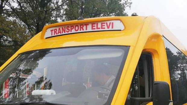 Elevii din 19 judeţe rămân fără transport gratuit din 8 ianuarie