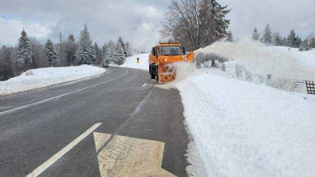 Infotrafic: Se circulă în condiții de iarnă pe mai multe drumuri din țară