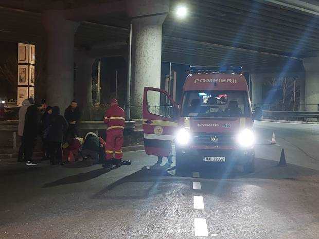 Pieton lovit de mașină la Podul Viilor