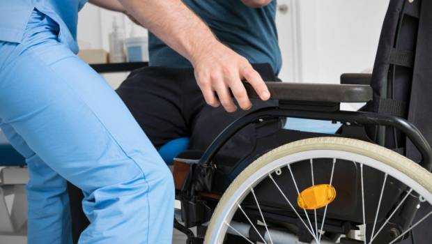 Persoanele cu dizabilități vor beneficia de carduri electronice de carburant pentru transport