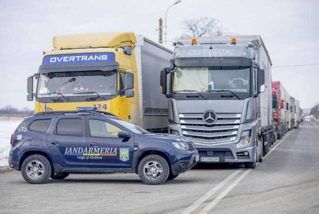 Transportatorii și fermierii au blocat traficul pe Autostrada București-Ploiești