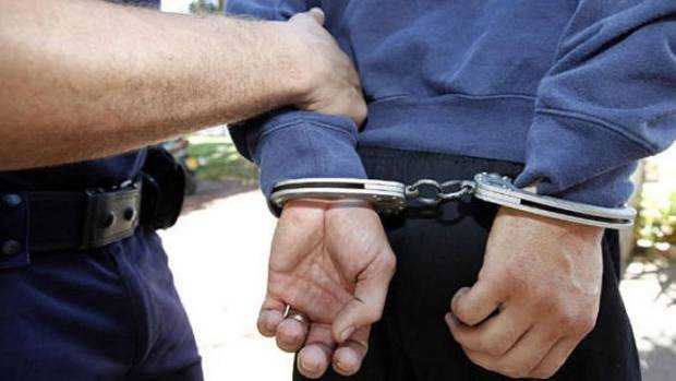 3 români, arestați după ce au torturat o fată de 12 ani, în Italia