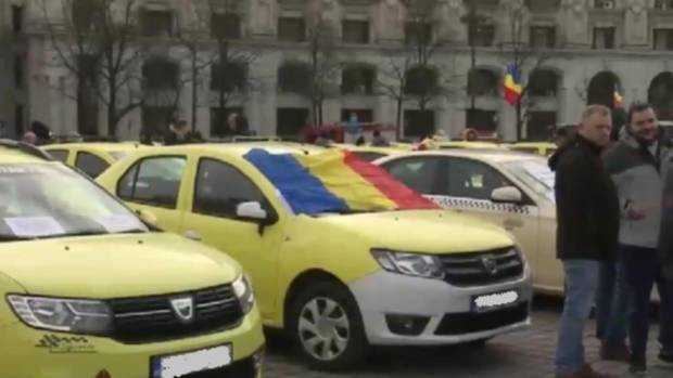 Protest al taximetriștilor, în Piața Constituției