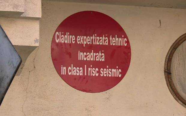 Din februarie se aplică legea care interzice închirierea în clădiri cu „bulină”