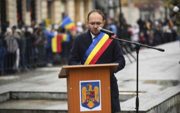 Primarul din Botoșani anunță că se autosuspendă din funcțiile din partid, în contextul anchetei DNA