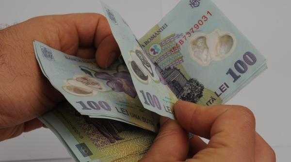 Bancnote false puse în circulaţie în România. Ce le deosebeşte de cele reale