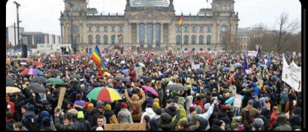Germania. Aproximativ 150 de mii de persoane au ieșit sâmbătă pe străzile din Berlin