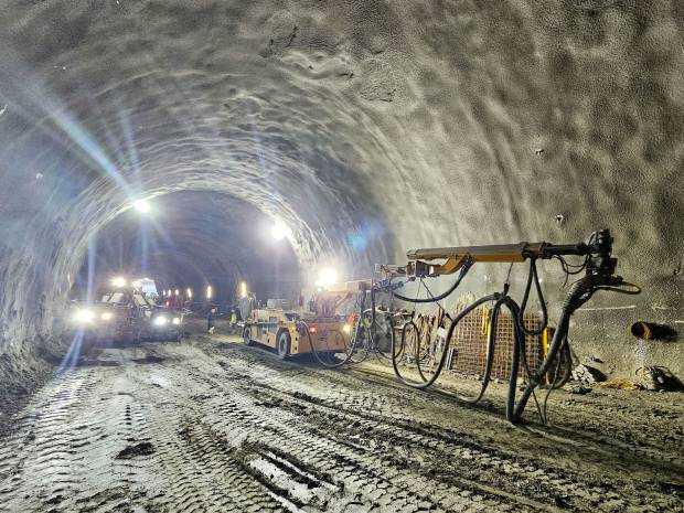 A fost săpat jumătate din tunelul de pe Autostrada Sibiu – Pitești