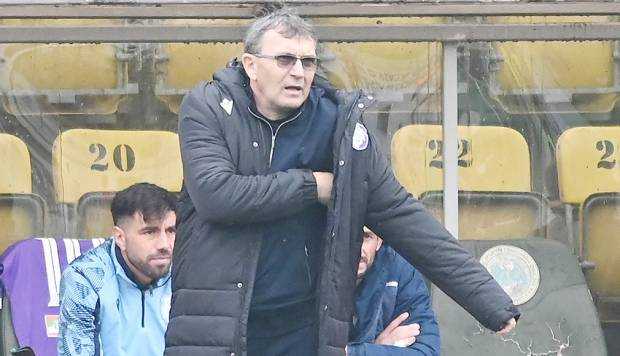 Eugen Neagoe: „FC Argeş are o şansă foarte mică pentru play-off, dar ne vom agăţa de ea”