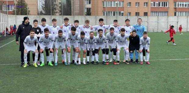 Juniorii de la FC Argeș au ratat podiumul la Brașov Indoor Cup