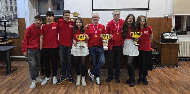 Echipa de robotică ARRA, din Pitești, va reprezenta România la Campionatul Mondial din SUA