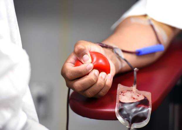 S-a votat! Impozite mai mici pentru donatorii de sânge. Cine decide