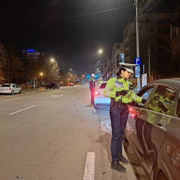 Sâmbătă noaptea, poliţiştii din Argeş au împânzit şoselele