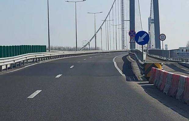 Noi probleme la Podul de la Brăila – S-a lăsat asfaltul la una din rampele podului