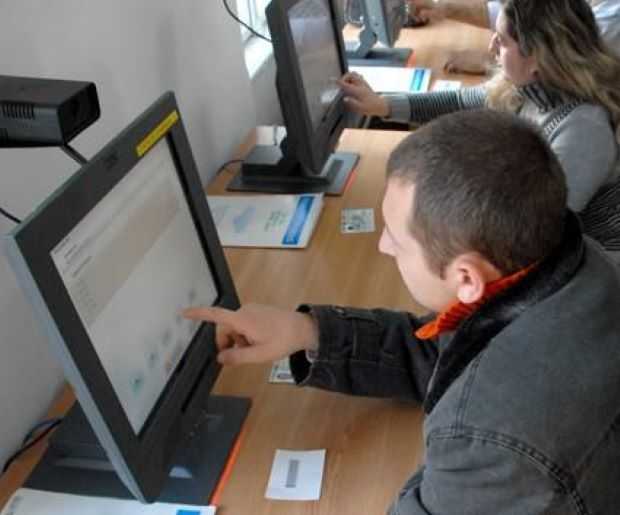 Examenul teoretic pentru permisul de conducere poate fi dat oriunde în ţară
