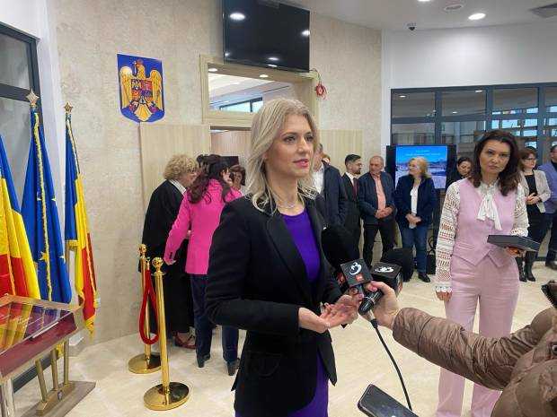 Alina Gorghiu, la inaugurarea Judecătoriei Costești: „Avem, între altele, o sală de audiere martori protejați, o cameră prietenoasă de audiere minori”