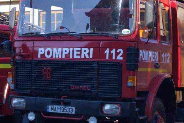 O mașină a luat foc pe Autostrada București – Pitești