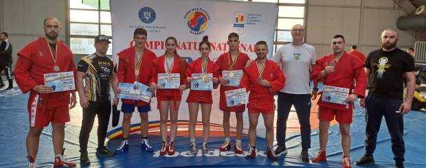 Medalii pentru sportivii piteșteni la Campionatul Național de Sambo