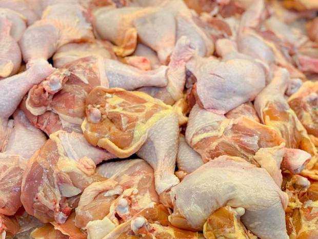 Carne de pasăre retrasă de la vânzare din cauza prezenţei bacteriei Salmonella