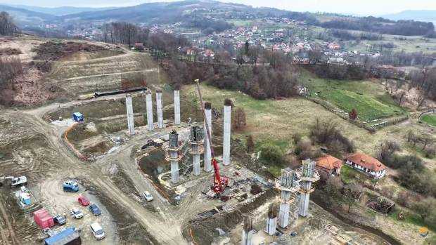 Autostrada Sibiu – Pitești: risc de alunecări de teren la tunelul de sub Dealul Momaia