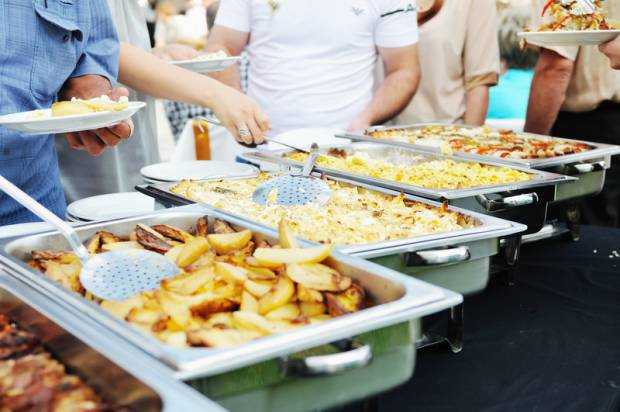 Firme de catering care livrează mâncare la azile, spitale și școli amendate de ANSVSA