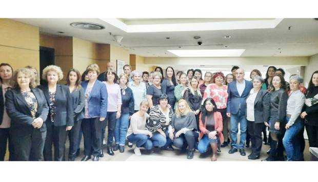 Sindicatul Autoturisme Dacia a organizat o întâlnire privind egalitatea de şanse şi campania de screening mamar