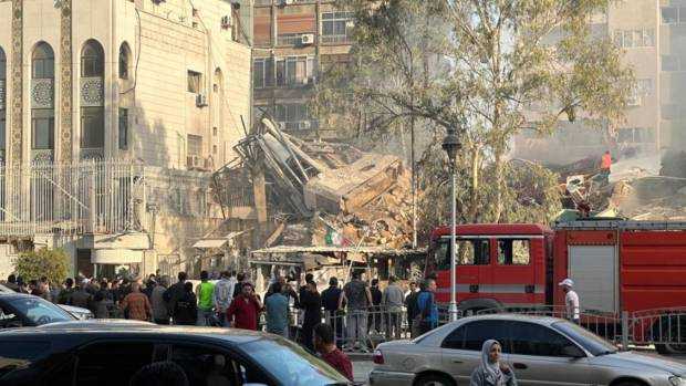 Israelul a bombardat consulatul Iranului din Siria