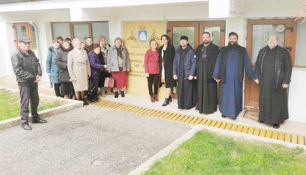 Primii seniori consultaţi gratuit la Centrul Medical de la Biserica Mavrodolu