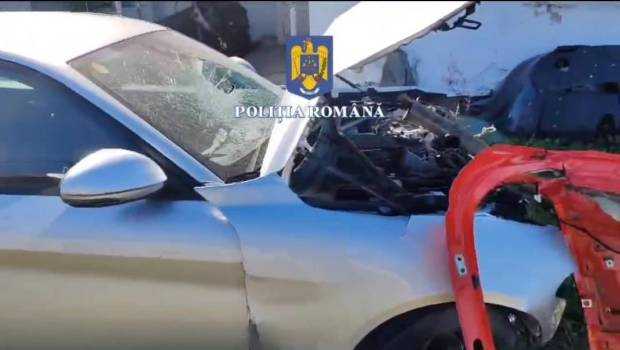 Update. Despăgubiri de 80.000 euro pentru accidente fictive. 7 persoane reținute în urma perchezițiilor din Argeș și Dâmbovița