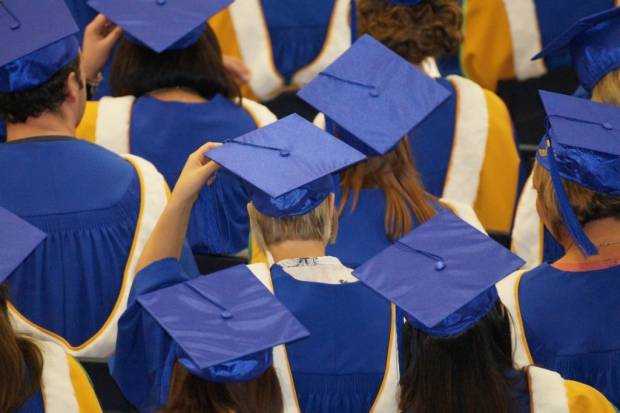 Oficial: Universitățile nu mai pot majora taxele studenților în timpul ciclului de studii