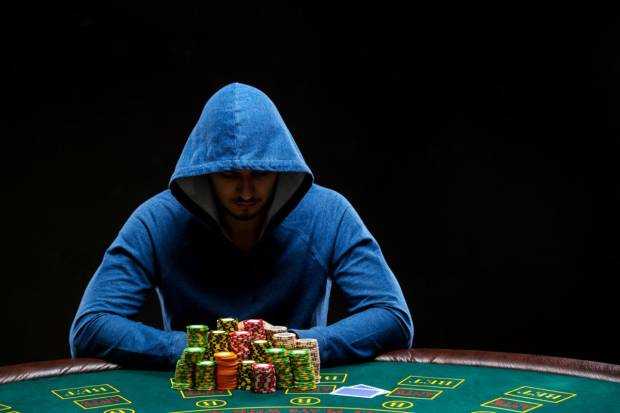 Psihologia jocului de poker: Îmbunătățește-ți nivelul cu ajutorul unor elemente fine