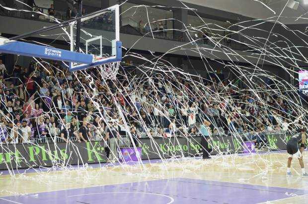 Atmosferă superbă la Pitești Arena. Bravo, FC Argeș Basketball!