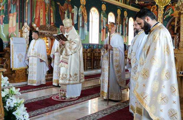 ÎPS Calinic, ierarhul Argeșului și Muscelului, a slujit la Mănăstirea Ionești