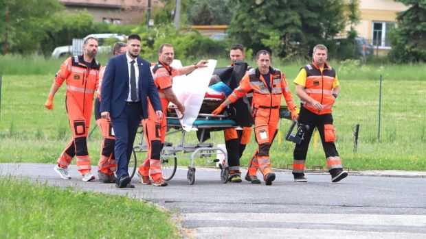 Premierul Slovaciei a fost împușcat în timpul unui eveniment. Agresorul, reținut