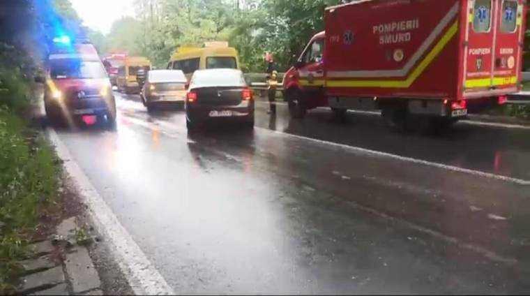 Update. Detalii despre accidentul din Argeş cu cinci copii răniţi