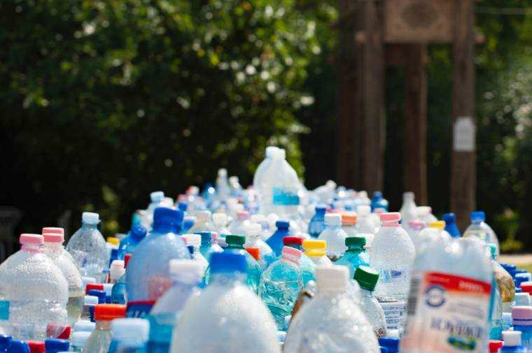 Amenzi de până la 50.000 lei pentru magazinele care refuză returnarea garanției pentru ambalajele din Sistemul Garanție-Returnare