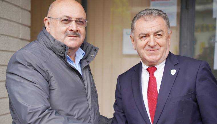 Ion Mînzînă şi Cristian Gentea, favoriţi incontestabili la casele de pariuri