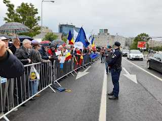 Proteste faţă de Ordonanţa trenuleţ – Sindicatele din penitenciare protestează luni/Studenţii: Scoateţi trenuleţul din ordonanţă!