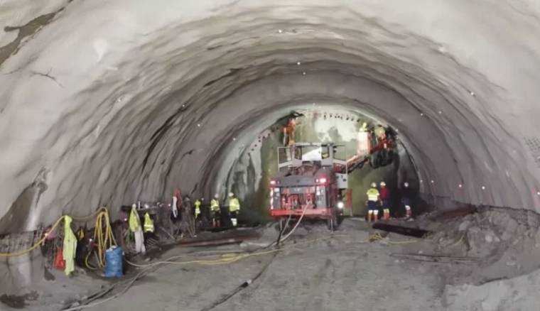 Autostrada A1 Sibiu – Pitești: PORR a ajuns la 1300 de metri forați la tunelurile „Daniela” și „Alina”