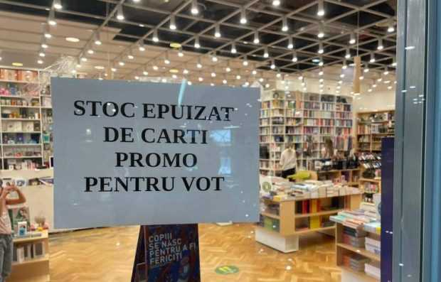 O carte gratis pentru cei care au mers la vot, la librăriile Cărtureşti. Stoc epuizat în două ore