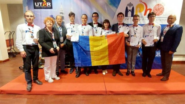 Deca: Elevii români au obţinut medalii de aur, de argint şi o menţiune de onoare la Olimpiada Asiatică de Fizică