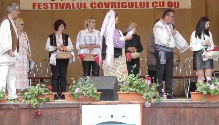 Lereştiul se pregăteşte de festivalul covrigilor