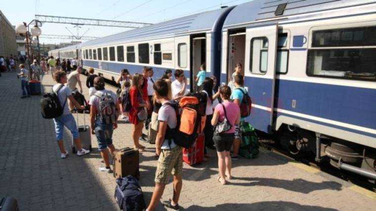 Trenurile, încetinite de caniculă. Recomandări de la CFR