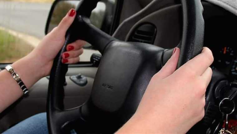 Femeie băută la volan, în Argeş. Ce i-a făcut Poliţia