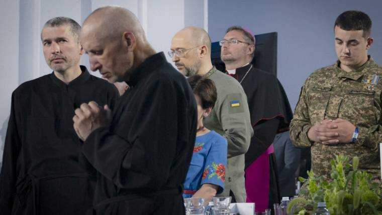 Schimb de preoți prizonieri între Rusia şi Ucraina