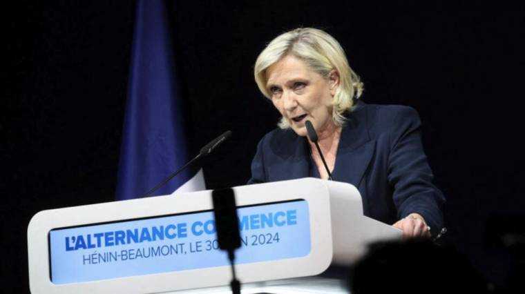 Dreapta a câștigat alegerile din Franța. Le Pen l-a strivit pe Macron