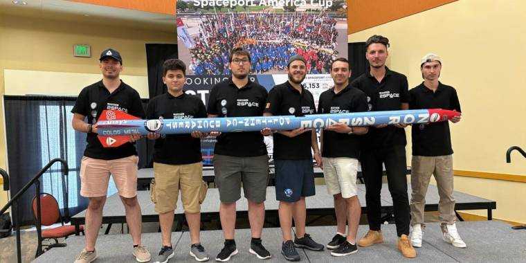 30 de studenți din România au inventat o rachetă supersonică