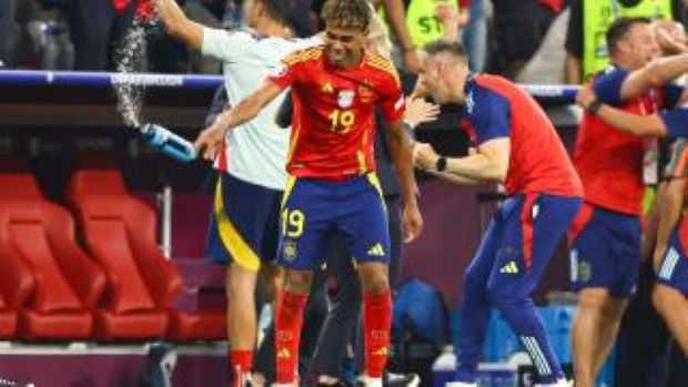 Bătaie între suporterii englezi şi cei olandezi înainte de semifinala EURO 2024