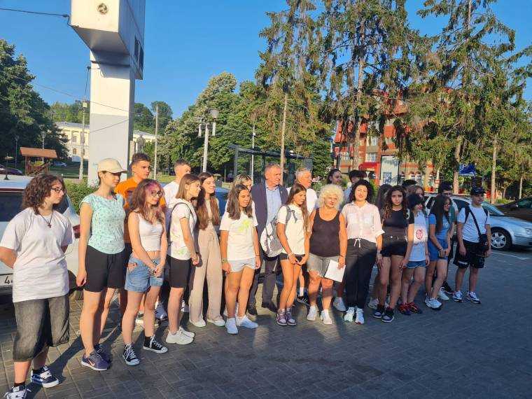 23 de copii din Pitești au plecat în tabăra de vară din Serbia