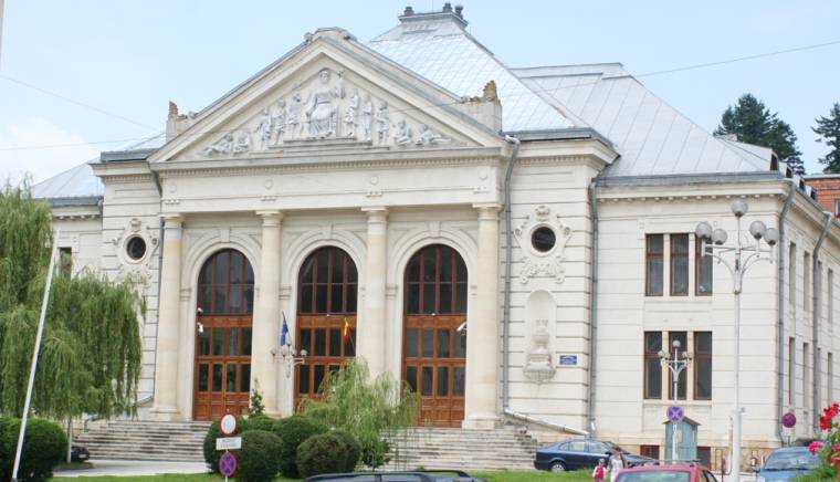 Vacanţă cu multe dosare la Judecătoria Câmpulung